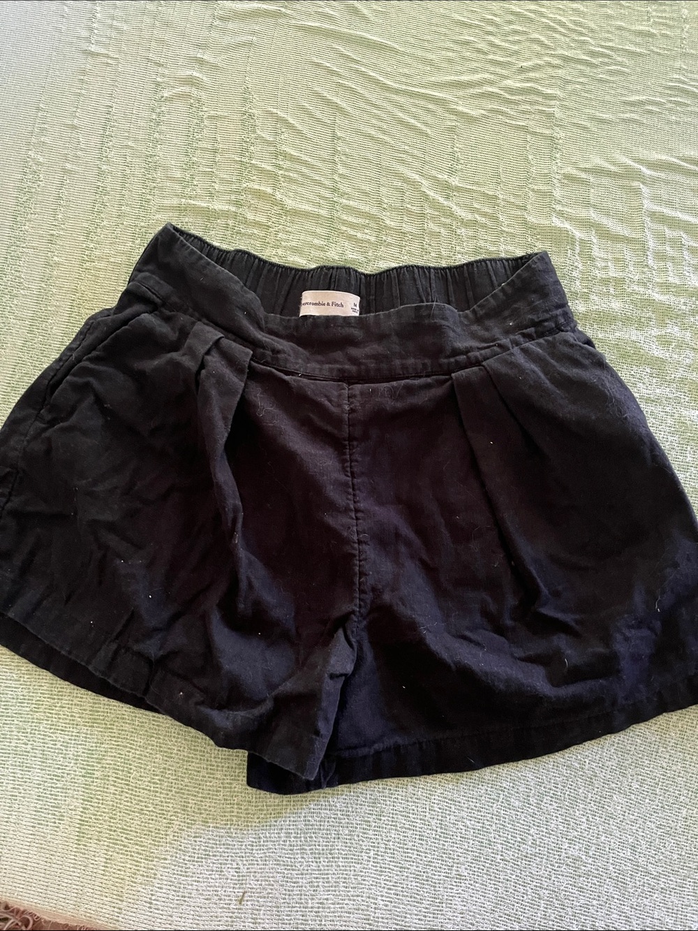 Abercrombie & Fitch Black High-Waist Pleated Shorts